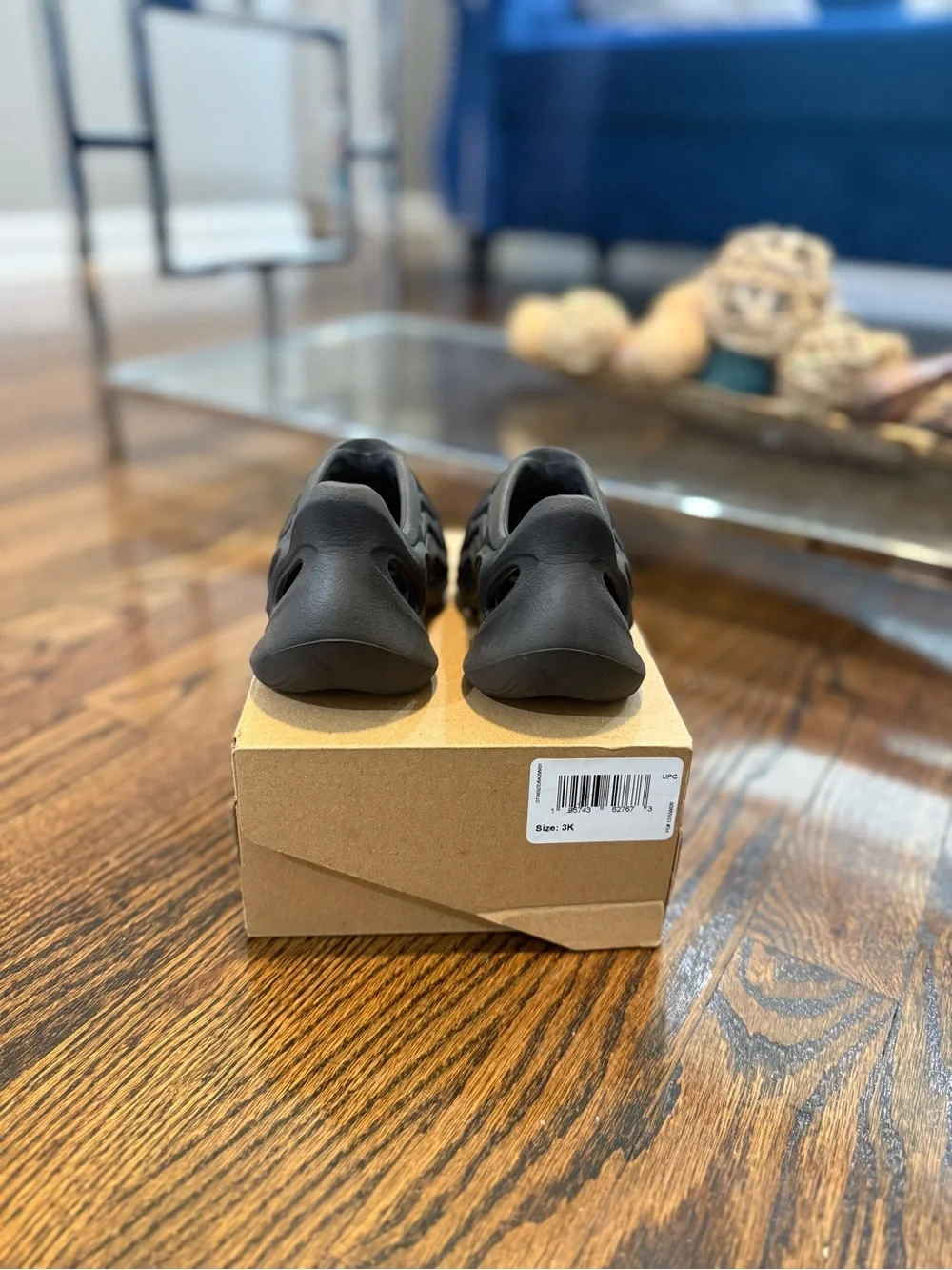 Yeezy Foam RNNR Kids Slippers in Black